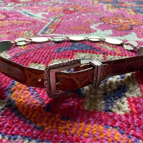 Vintage Genuine Leather Silver Belt - Picture 2 of 9